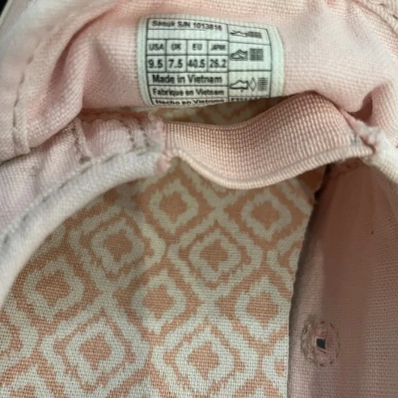 Sanuk  pink slip on oxfords.  Size 9.5 - Picture 2 of 6